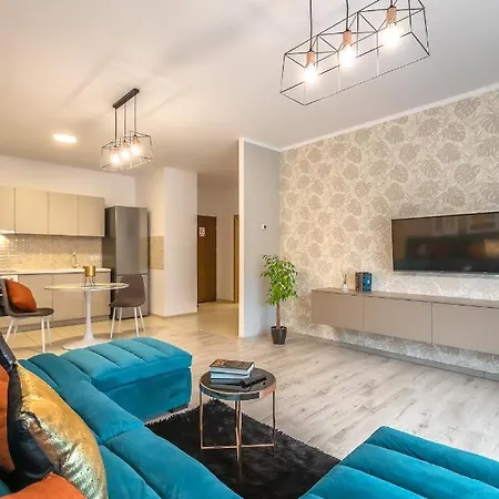 Tampa Gardens Sunny - Adults Only Apartment Brasov